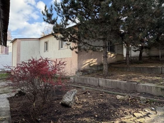 Продам Домовладение (дом,сауна, бассейн, гаражи, цех) Днепр