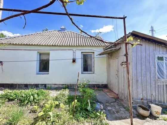 Продам отдельный дом по ул Луговской с участком 5 соток