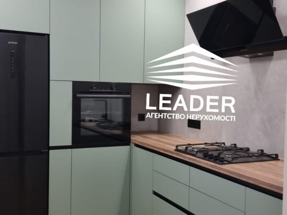 Продам таун!ДИЗАЙНЕРСЬКИЙ- СТИЛЬНИЙ!своя ділянка+парковка!Без Комісії Винница