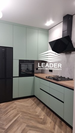 Продам таун!ДИЗАЙНЕРСЬКИЙ- СТИЛЬНИЙ!своя ділянка+парковка!Без Комісії - фото 1