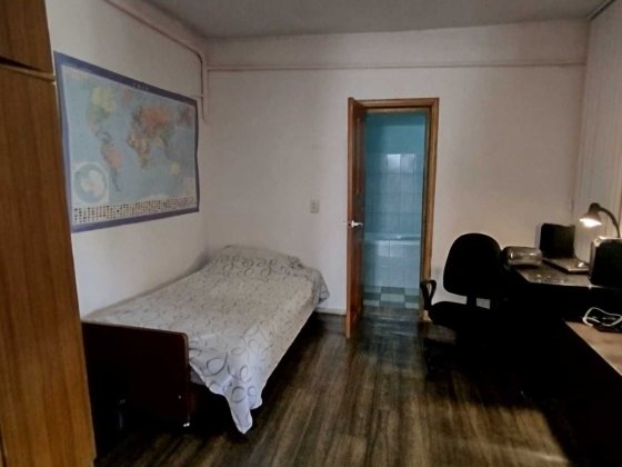 Продам. Частина будинку 90 м.кв. 4 сотки. Район вул.Калинова Днепр