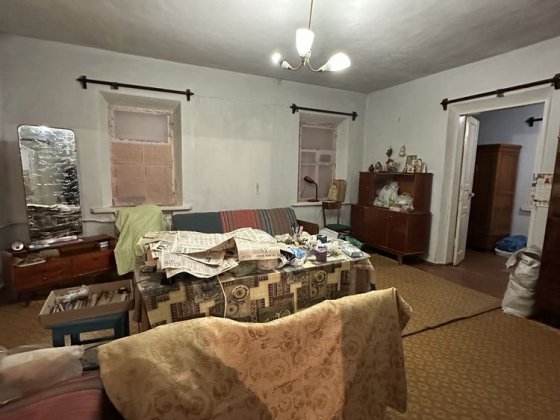 Продам отдельностоящий дом с приватной землей !