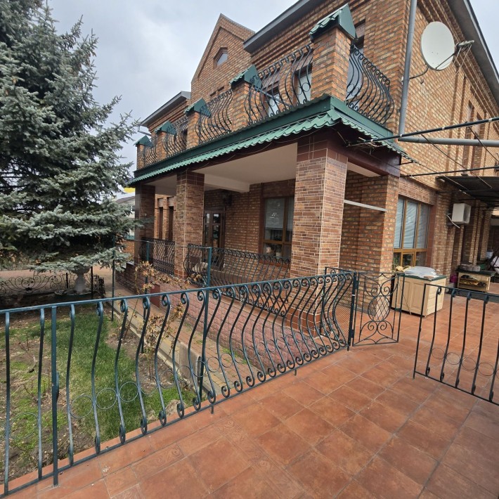 Продажа дома в Престижном р-не Царском селе 300м 260000$ - фото 1