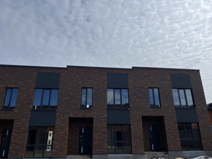 Продаж 2 поверхового таунхаусу з усіма центральними комунікаціями. - фото 1