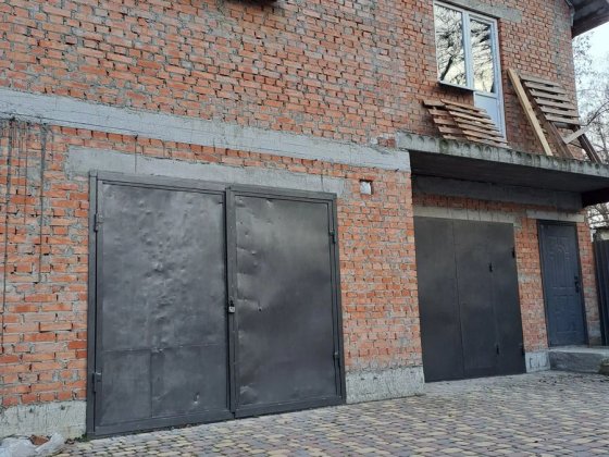 Продам двоповерховий будинок в центрі міста. Кропивницький