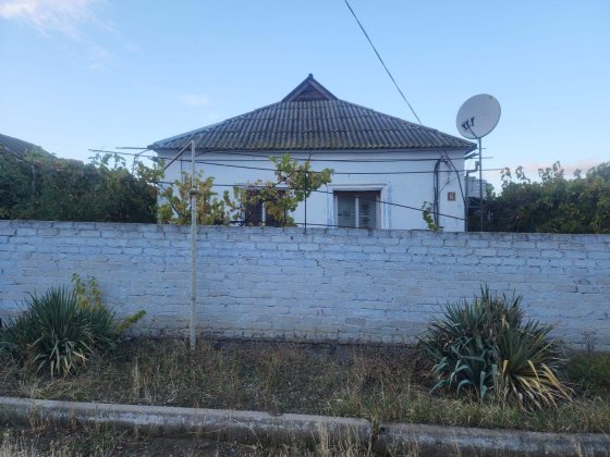 Продаю будинок мікрорайон Варварівка окремий двір гарний стан Николаев