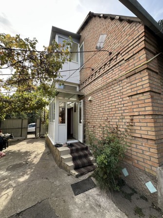 Продам великий будинок в центральній частині міста - фото 1