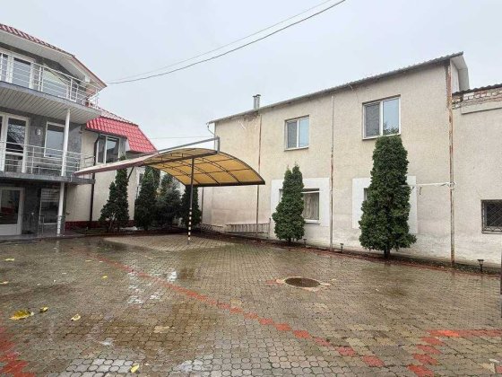 Два дома на 9 сотках земли  на ул. Ефима Геллера, идеально под бизнес