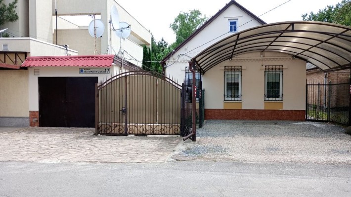 Продаж будинку в елітному районі ,ділянка 4,21 сотки 139кв.м 6 кімнат. - фото 1