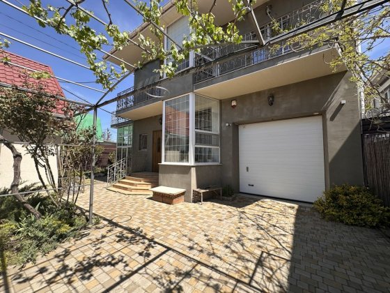 Продам дом с гостевым домиком на Ленпоселке возле Авангарда Одеса