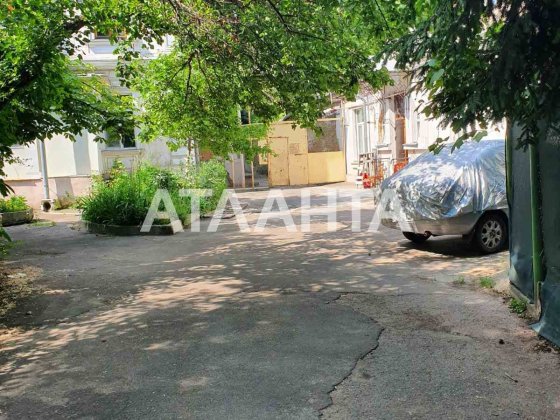 Дом. Рядом с парком Шевченко.