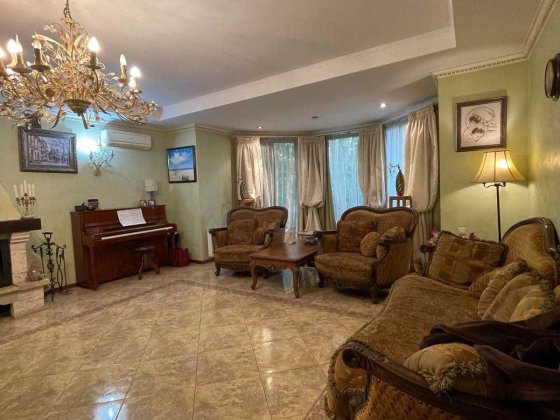 В продаже просторный дом,  в элитном жилом массиве Совиньон. Одесса