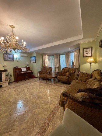 В продаже просторный дом,  в элитном жилом массиве Совиньон. - фото 1