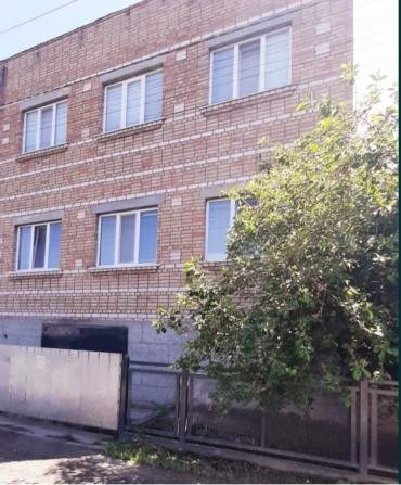 Продам большой дом 2-х этажний - фото 1