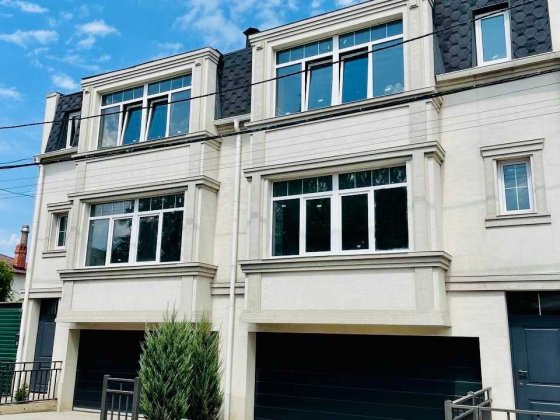 Таунхаус з гаражом по цені квартири на Фонтані. Одесса