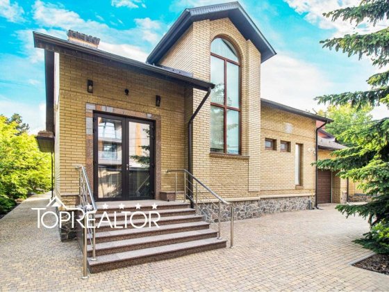 Продам котедж з басейном на Салтівці в р-ні м. Студентська Харків