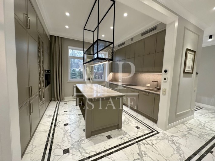 Без комиссии. Продам Дом КП Лесное, 220 м.кв., 10 соток.  Шатиловка - фото 1