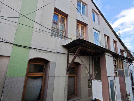 Дом на Рылеева можно под хостел как 4 гостинки ЮЖД метро Харьков