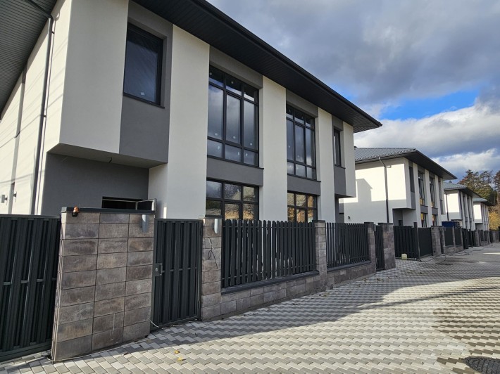 Продам дуплекс в с. Петропавлівська Борщагівка. - фото 1