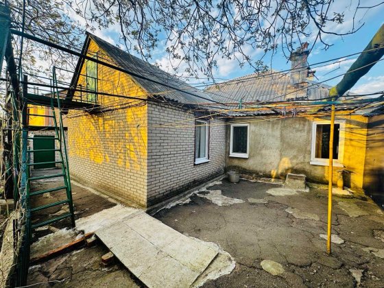 Продам усадьбу - половину уютного дома, Новая Бавария! Харків