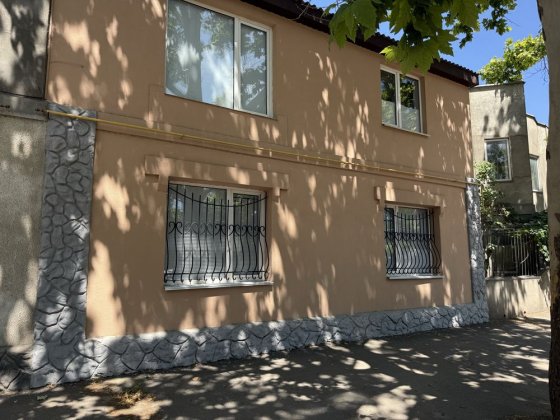 2х этажный дом с ремонтом по улице Столбовая. Хаджибейский район Одесса