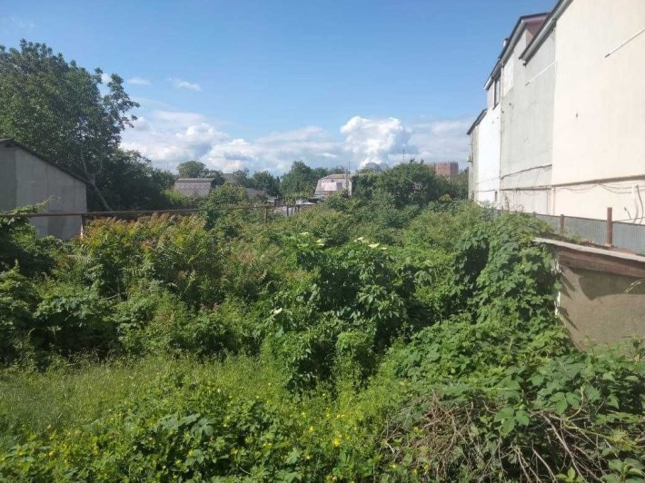 Продам ділянку 13,.5 соток з будинком. - фото 1