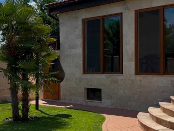 Елітний цегляний будинок • Травертин, гараж, автономія, сонячні панелі Одесса