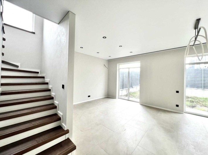 Готовий ремонт! Таунхаус 115 кв.м. 2 сотки землі Софіївська Борщагівка - фото 1