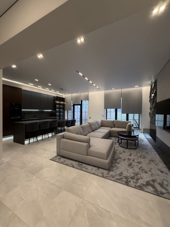 Новый дом с ремонтом на фонтане - фото 1