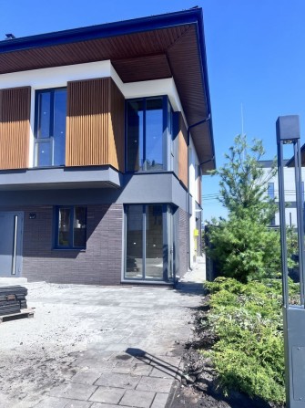 Петр.Борщагівка кутовий таунхаус з ремонтом ЄОселя 2% податку - фото 1