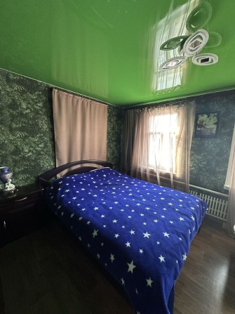 Продам дом 5 мин метро киевская , рост . 70 м2 . сертификат - фото 1