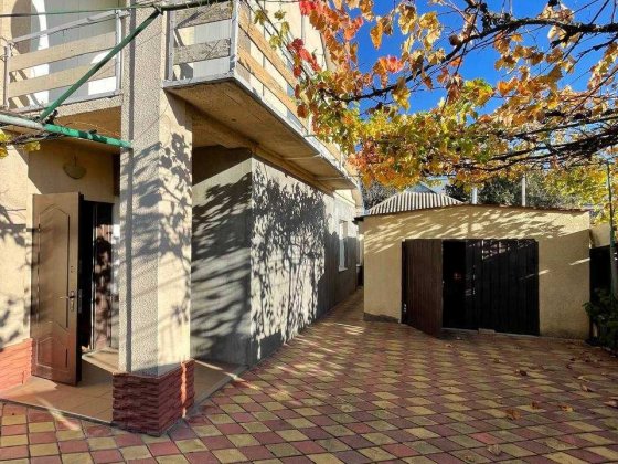 Продам 5 кімнатний будинок на вул. Боровського Одесса