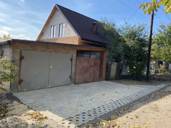 Дом + участок  6 сот. Метро Индустриальная .Сертификат. Харьков