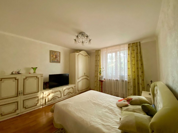 Продається частина будинку з ремонтом — вул. Бузька (Варварівка) - фото 1