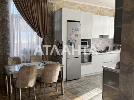 Добротный дом в Совиньоне с ремонтом