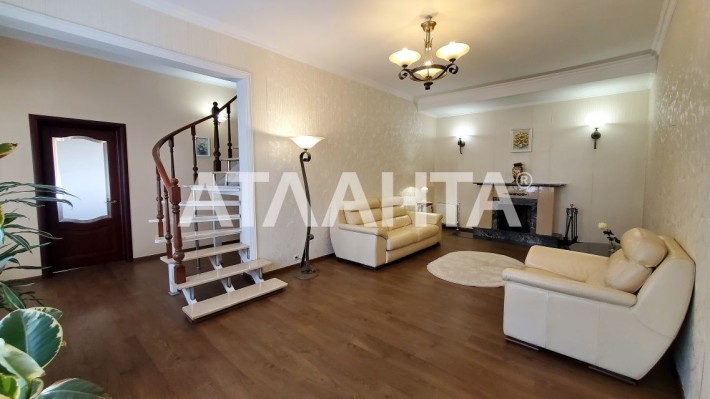 Редкое предложение! Дом на Фонтане, с рем, 6 соток, полный пакет докум - фото 1