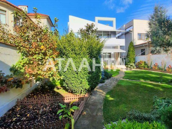 Продаётся стильный дом в Совиньоне Одесса