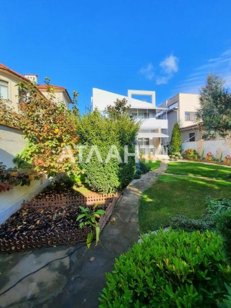 Продаётся стильный дом в Совиньоне - фото 1