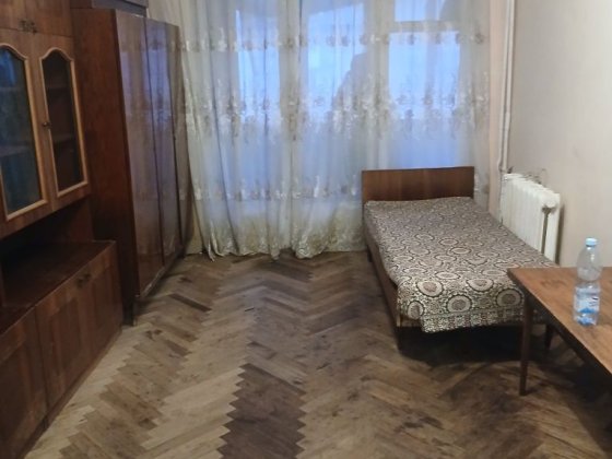 Продам 1к.кв. вул.Березнева буд.3, 33000 у.о. торг Киев