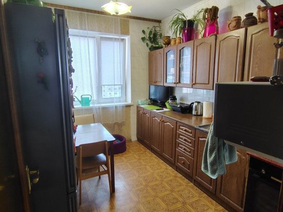 Власник, продам 3 кімнатну квартиру по вул.Вірменська 3(метро Вирлиця) Київ