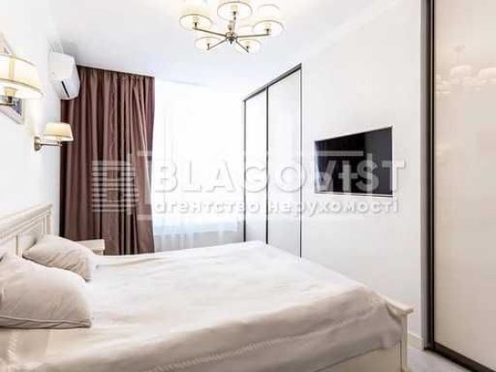 Продам квартиру Каховська 62а Киев