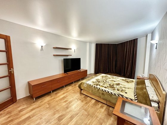 Купівля-продаж 1но кімнатної квартири Київ вулиця Сосницька,21