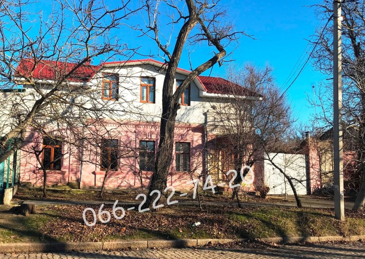 Дом в центре с гаражом от собственника - фото 1