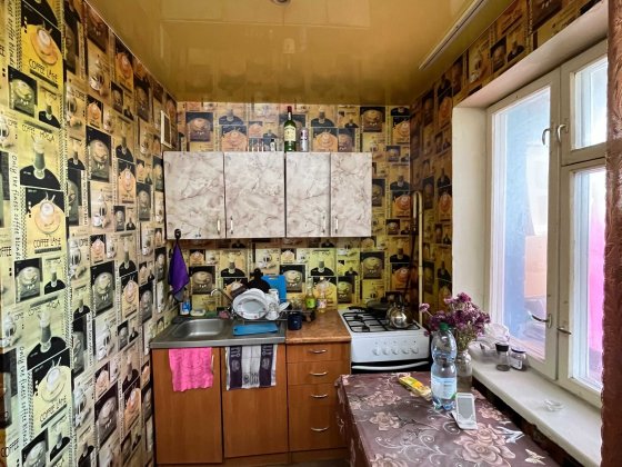 Продам 1 кімн. квартиру  Лісовий масив, вул. Космонавта Поповича 18 Киев