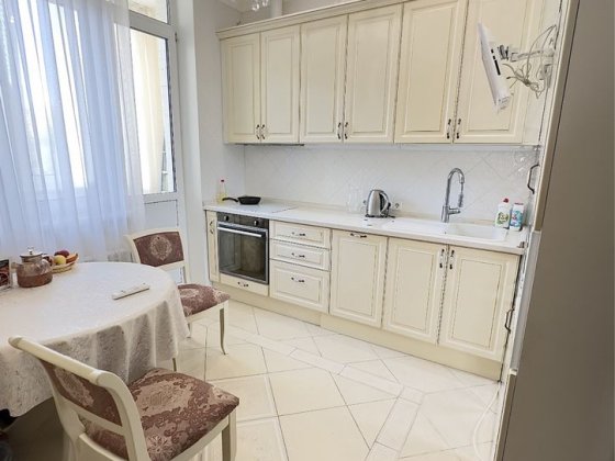 Від власника! Продається 3-к. квартира біля метро Чернігівська Київ