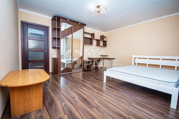 Дарницький Бульвар 8 простора 3-к квартира 107 м2 104000$ - фото 1