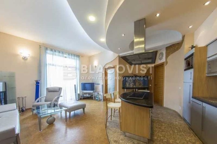 Продаж 3кім.Хрещатик 25. Будинок з зіркою. Сталінка. Центр Столиці. - фото 1