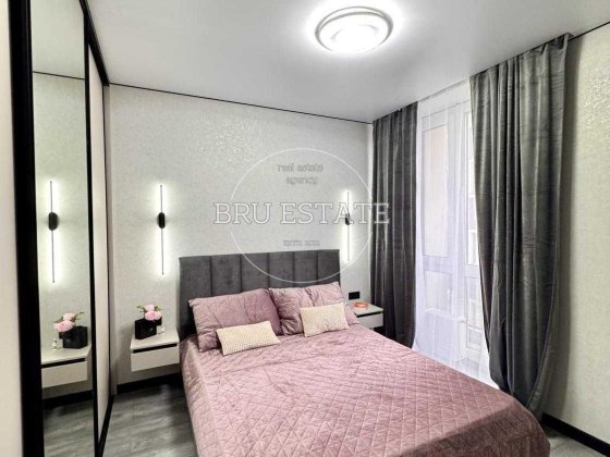 Продаж 1к квартири ЖК Славутич Позняки Осокорки новий ремонт Київ