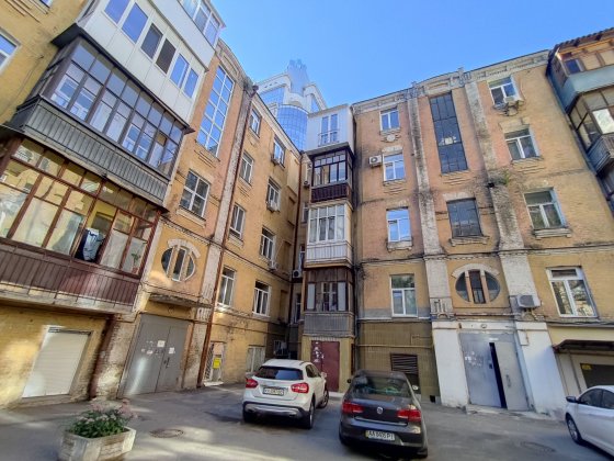 БЕЗ% 1-кімн., 41,6 кв.м, вул. Жилянська, 55 — метро «Вокзальна», Київ