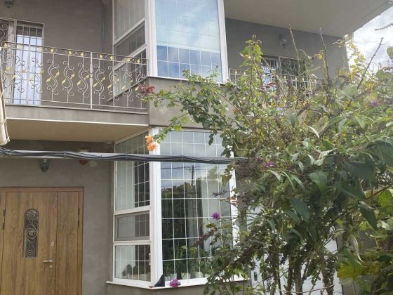 Продам дом с камином и гостевым домиком в  Хаджибеевском районе Одеса